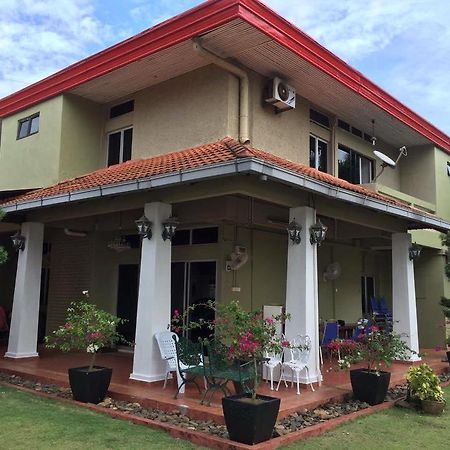 Casapelindung Guesthouse Kuantan Exterior photo